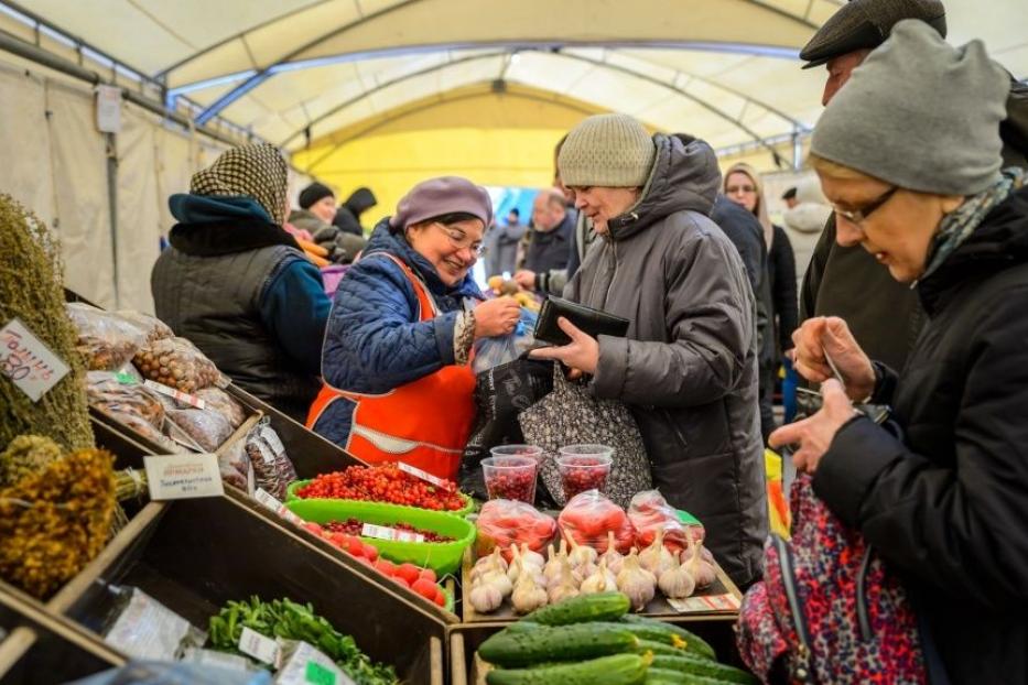 В Демском районе проходят тематические ярмарки 