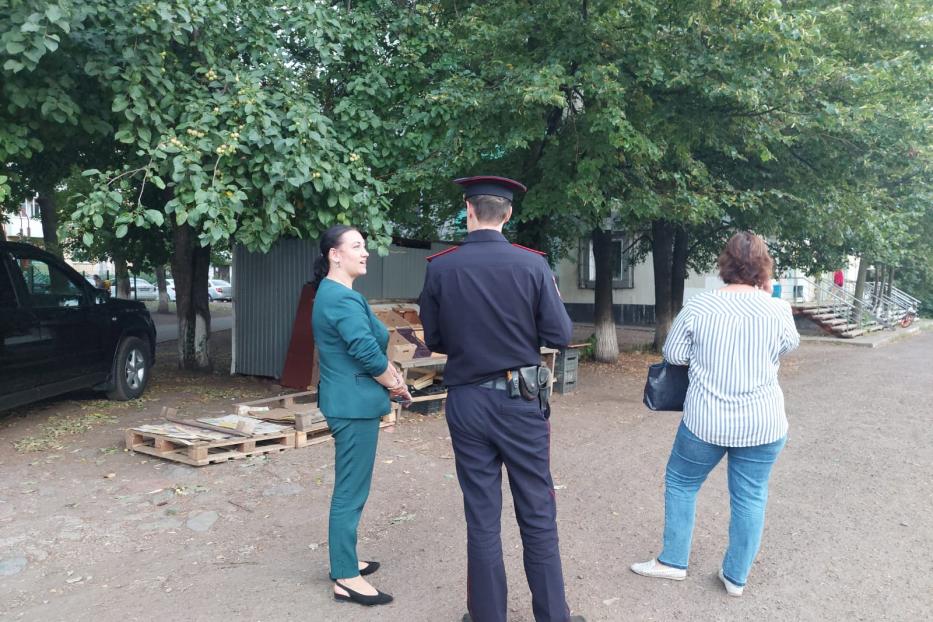 В Калининском районе продолжаются рейды по пресечению несанкционированной торговли