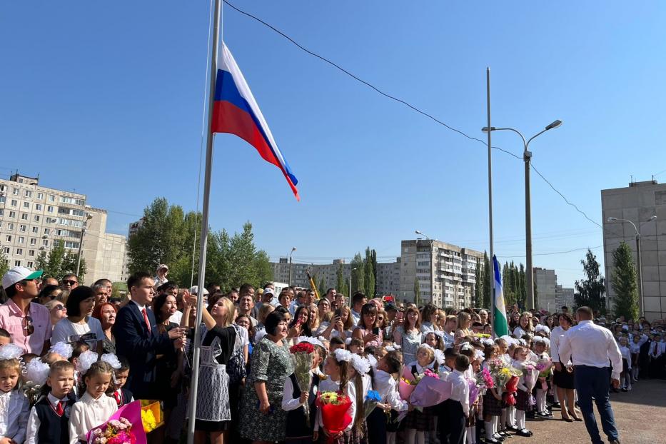 В Калининском районе прошли торжественные линейки 